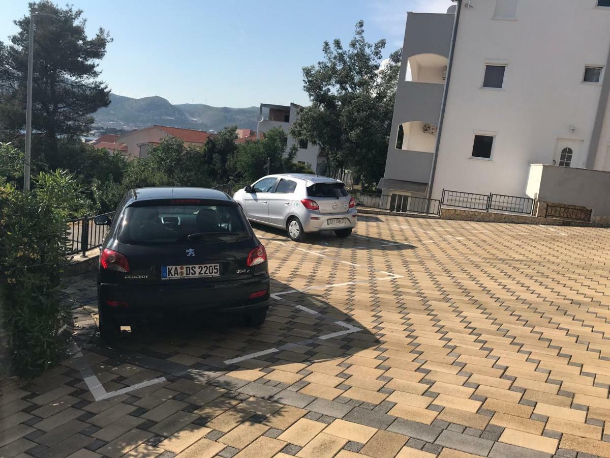 Apartments Filip Trogir Exteriör bild