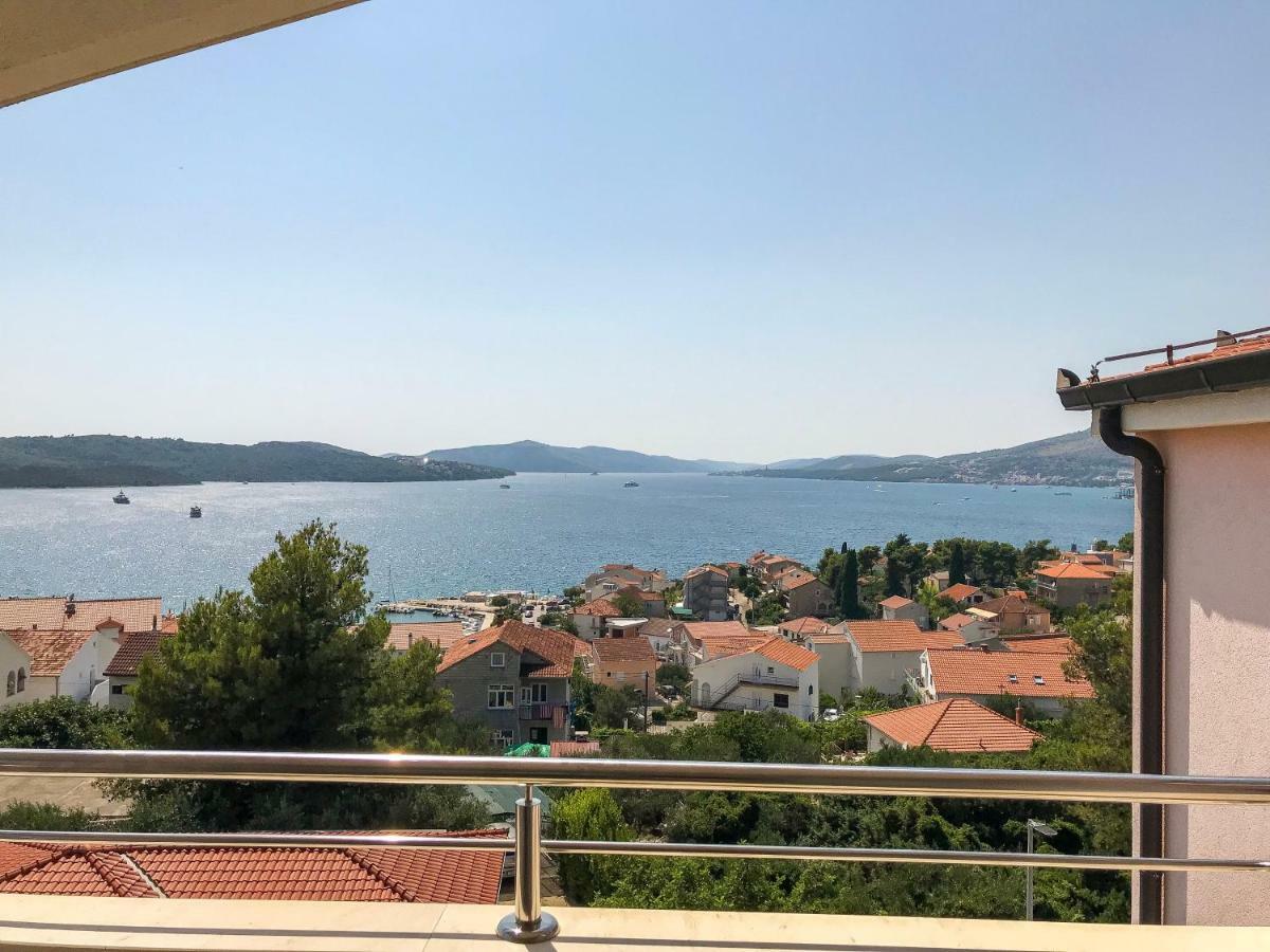 Apartments Filip Trogir Exteriör bild